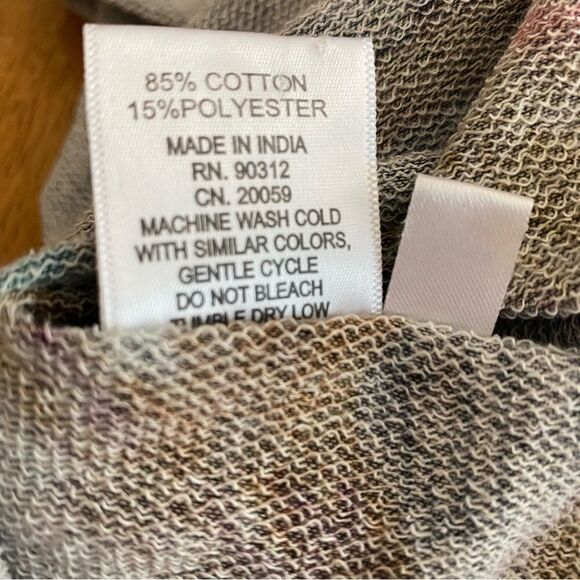 Parsley and Sage Graphic Print Girl Walking Dog City Scene Top  XL - Picture 8 of 8